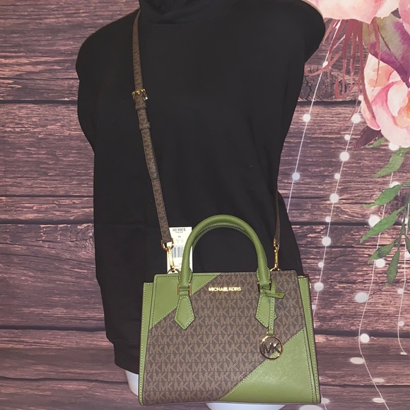 MICHAEL KORS EVERGREEN MULTI MEDIUM HOPE - Picture 2 of 8